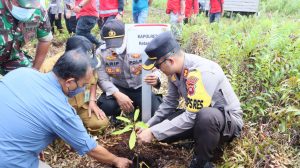 Kapolres Ketapang Pimpin Gerakan Penanaman Pohon