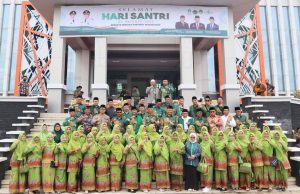 Wabup Ketapang Sebagai Pembina Upacara Apel Akbar Hari Santri Nasional Tahun 2022