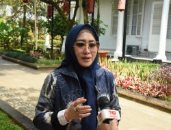 Rendahnya Honor Tenaga Pendidik, Lisda Hendrajoni: ini perlu perbaikan