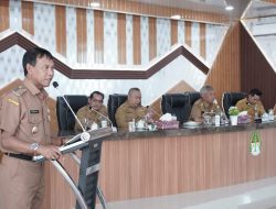 Bupati Dan Wakil Bupati Ketapang Lepas Purna Tugas Asisten III Drs Heronimus Tanam, ME