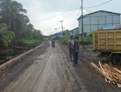 Pekerjaan Peningkatan Jalan Padu Banjar di Kecamatan Simpang Hilir Dipuji Warga